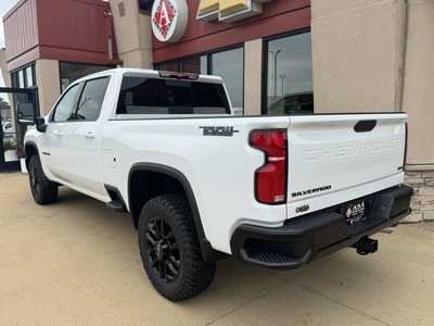 2025 Chevrolet 2500 Crew Cab, $73390. Photo 7