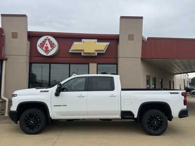 2025 Chevrolet 2500 Crew Cab, $73390. Photo 8