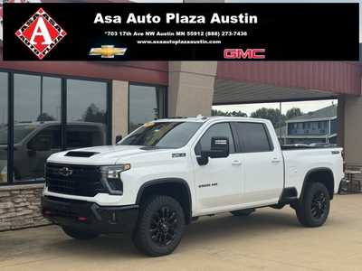 2025 Chevrolet 2500 Crew Cab, $73390. Photo 1