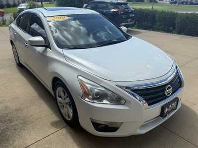 2014 Nissan Altima, $10350. Photo 3