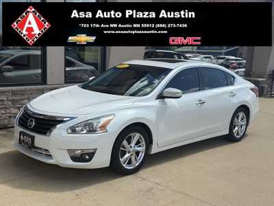 2014 Nissan Altima, $10350. Photo 1