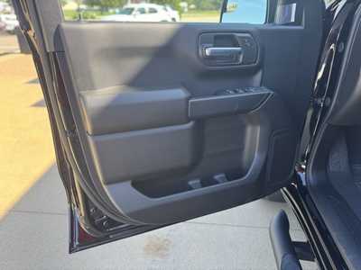 2025 Chevrolet 1500 Crew Cab, $52705. Photo 12