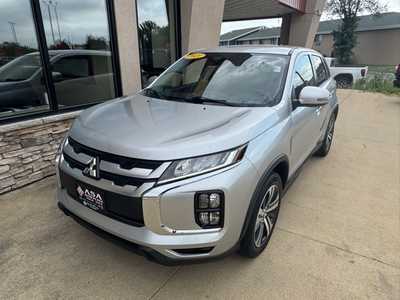 2021 Mitsubishi Outlander, $14950. Photo 2