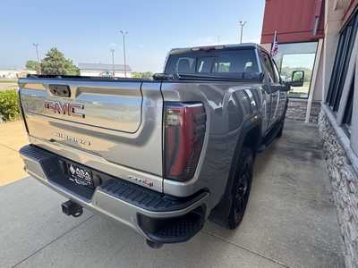 2024 GMC 3500 Crew Cab, $72950. Photo 5