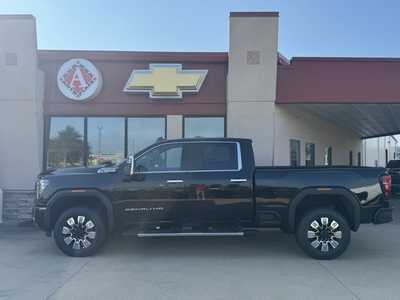 2025 GMC 3500 Crew Cab, $84997. Photo 8