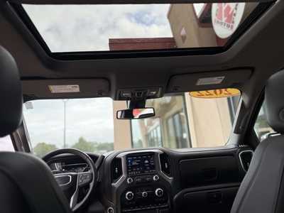 2022 GMC 1500 Crew Cab, $43950. Photo 11