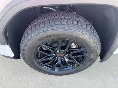 2026 GMC 1500 Crew Cab, $67400. Photo 9