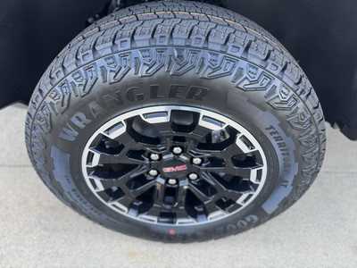 2026 GMC Canyon Crew Cab, $47990. Photo 9
