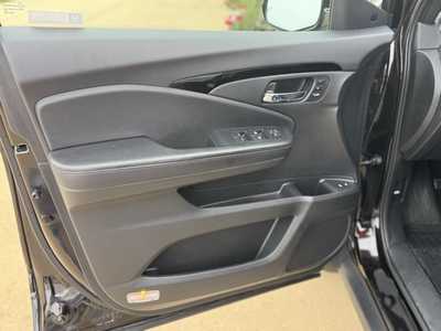 2019 Honda Passport, $25950. Photo 10