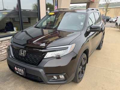 2019 Honda Passport, $25950. Photo 2