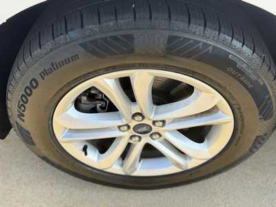 2019 Ford Edge, $17950. Photo 9