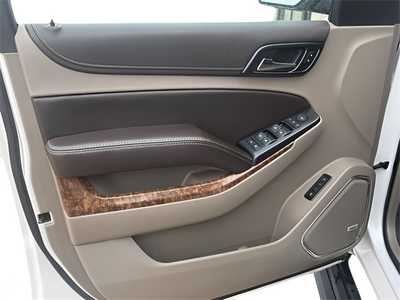 2018 Chevrolet Suburban, $23550. Photo 11