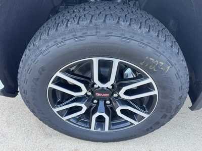 2026 GMC 1500 Crew Cab, $74085. Photo 10