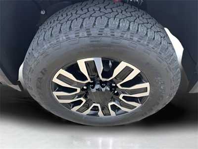 2026 GMC 2500 Crew Cab, $97775. Photo 9