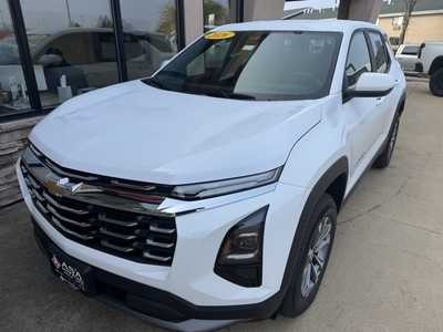 2026 Chevrolet Equinox, $34545. Photo 2