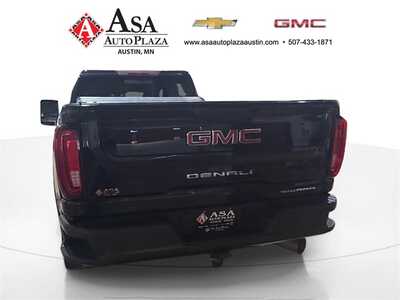2022 GMC 3500 Crew Cab, $57950. Photo 6