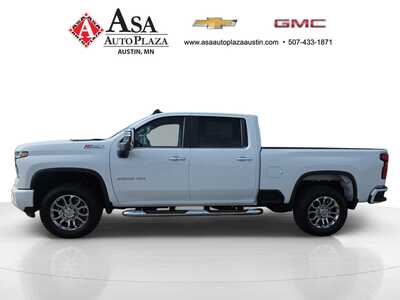 2026 Chevrolet 2500 Crew Cab, $69370. Photo 4