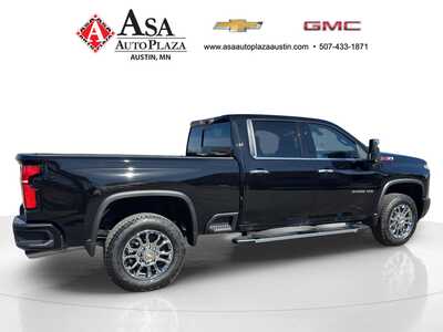 2026 Chevrolet 2500 Crew Cab, $73365. Photo 9