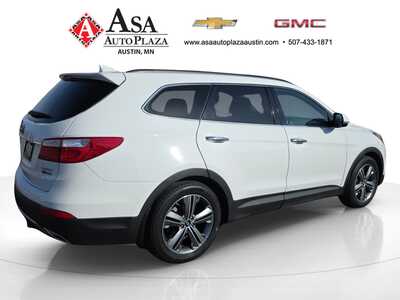 2015 Hyundai Santa Fe, $13250. Photo 9