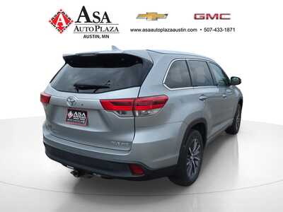 2018 Toyota Highlander, $22450. Photo 8