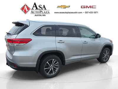 2018 Toyota Highlander, $22450. Photo 9