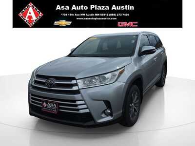2018 Toyota Highlander, $22450. Photo 1