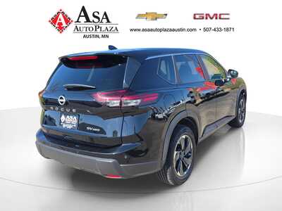 2024 Nissan Rogue, $22950. Photo 8