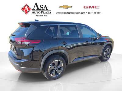 2024 Nissan Rogue, $22950. Photo 9