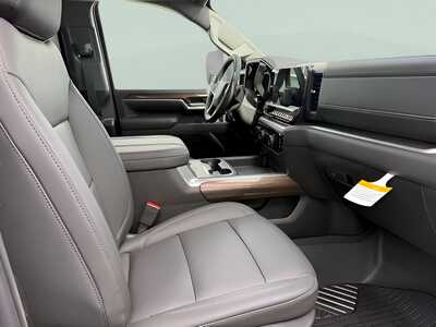 2026 Chevrolet 3500 Crew Cab, $0. Photo 9