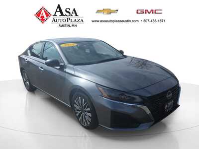 2025 Nissan Altima, $21950. Photo 4