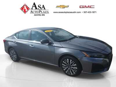 2025 Nissan Altima, $21950. Photo 5