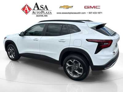 2026 Chevrolet Trax, $26385. Photo 11