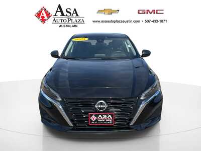 2025 Nissan Altima, $22950. Photo 4