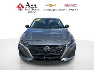 2025 Nissan Altima, $22950. Photo 4