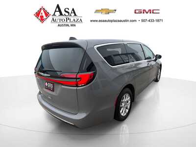 2023 Chrysler Pacifica, $0. Photo 4