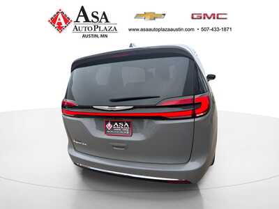 2023 Chrysler Pacifica, $0. Photo 5