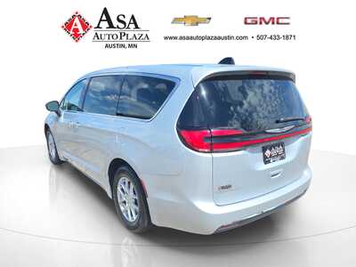 2023 Chrysler Pacifica, $24550. Photo 10