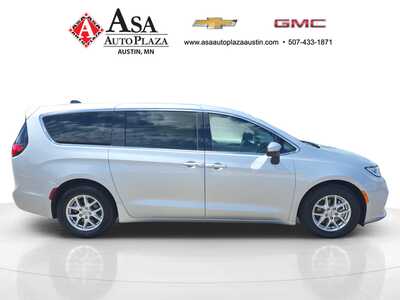 2023 Chrysler Pacifica, $24550. Photo 6