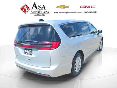2023 Chrysler Pacifica, $24550. Photo 8