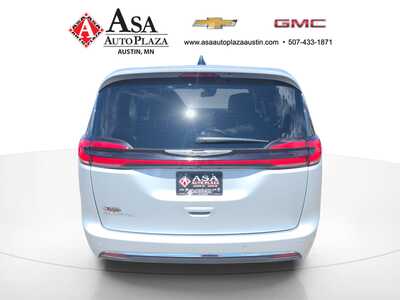 2023 Chrysler Pacifica, $24550. Photo 9
