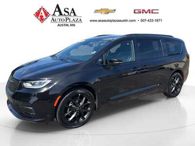 2025 Chrysler Pacifica, $36650. Photo 3