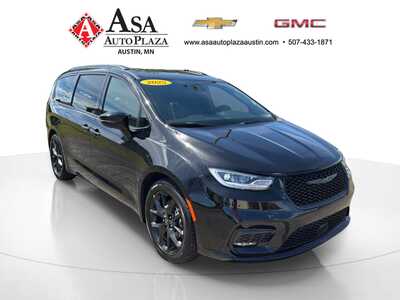 2025 Chrysler Pacifica, $36650. Photo 5