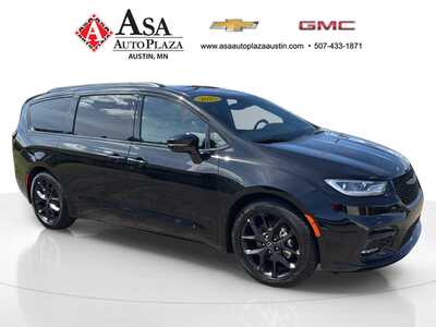 2025 Chrysler Pacifica, $36650. Photo 6
