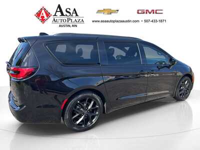 2025 Chrysler Pacifica, $36650. Photo 8