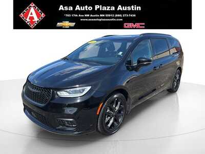 2025 Chrysler Pacifica, $36650. Photo 1