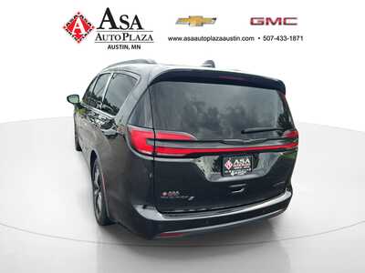 2025 Chrysler Pacifica, $35650. Photo 10
