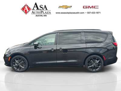 2025 Chrysler Pacifica, $35650. Photo 12