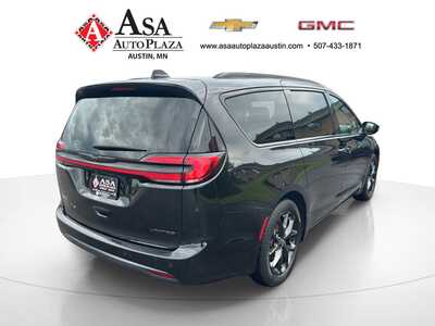 2025 Chrysler Pacifica, $35650. Photo 8