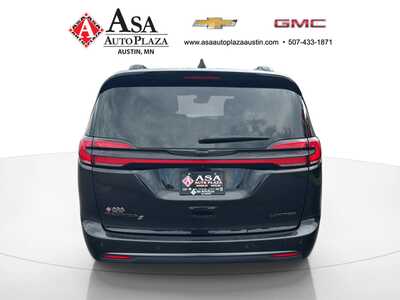 2025 Chrysler Pacifica, $35650. Photo 9