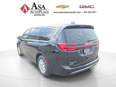 2025 Chrysler Pacifica, $29950. Photo 10